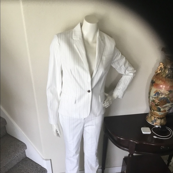 BODY BY VICTORIA " The Christie Fit"  WOMEN’S 2 PC WHITE PINSTRIPE  POWERSUIT - Picture 10 of 15